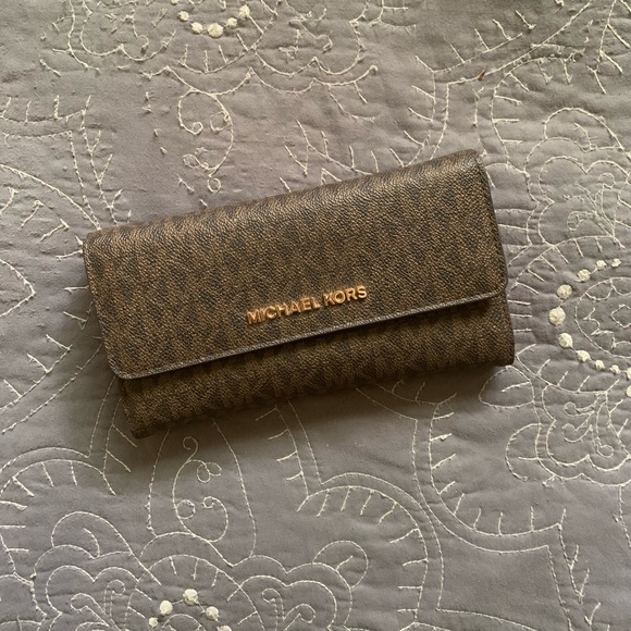 Michael Kors Wallet - Picture 1 of 5